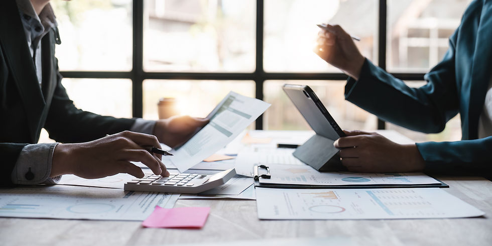 Oferecemos uma gestão completa e integrada do fluxo de caixa, com controle rigoroso de contas a pagar e a receber, além de uma administração estratégica de investimentos e financiamentos. Nossos projetos são desenvolvidos sob medida para garantir eficiência e crescimento sustentável.