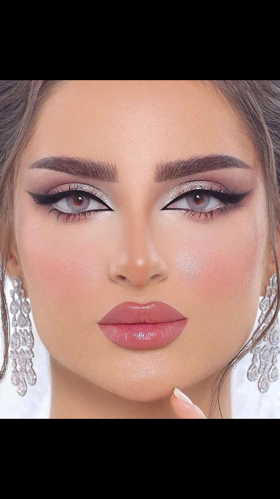 الصورة المصغرة: مكياج خفيف 500 - ثقيل 1000