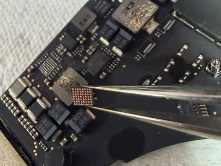  A2992 M3 Max Açılışta Resetleme Sorunu | NAND Kontrolcüsü Arızası Onarımı