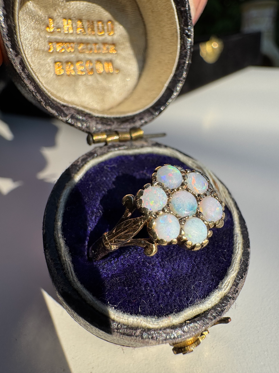 Thumbnail: Opal flower in 9ct yellow gold (Size UK P)