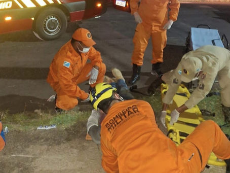Motociclista fica ferido após queda provocada por fio solto em Corumbá