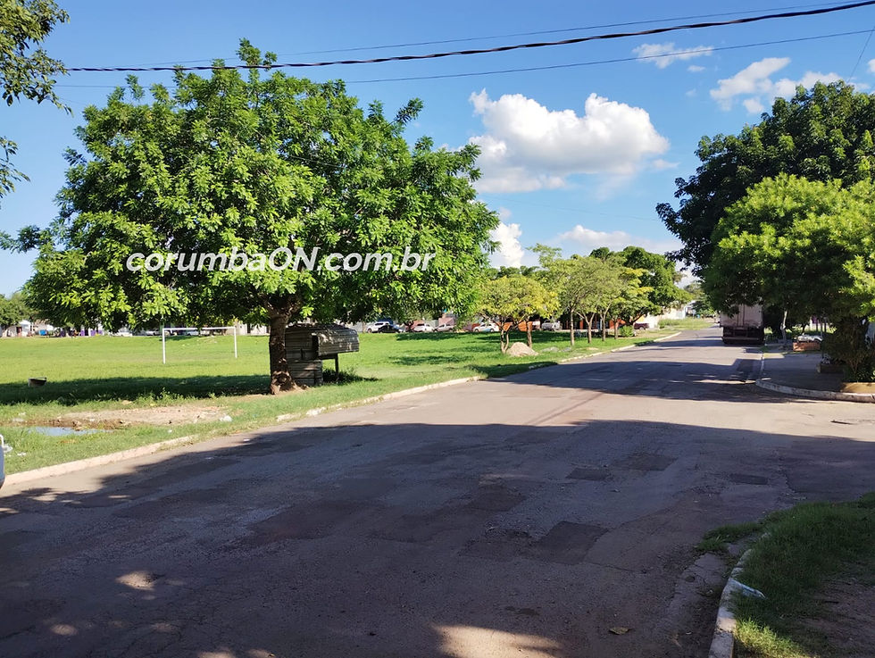 Rua Allan Kardec, em frente ao Campo do Roseiral, em Corumbá (MS). Foto: Da Costa Filho.