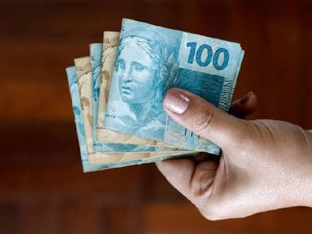 Salário mínimo sobe para R$ 1.621 em 2026