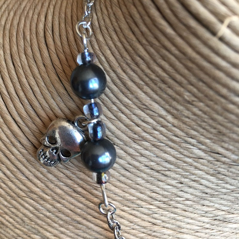 Miniature : Chaîne Argentée, Pendentif Boule en Résine & Breloques Halloween
