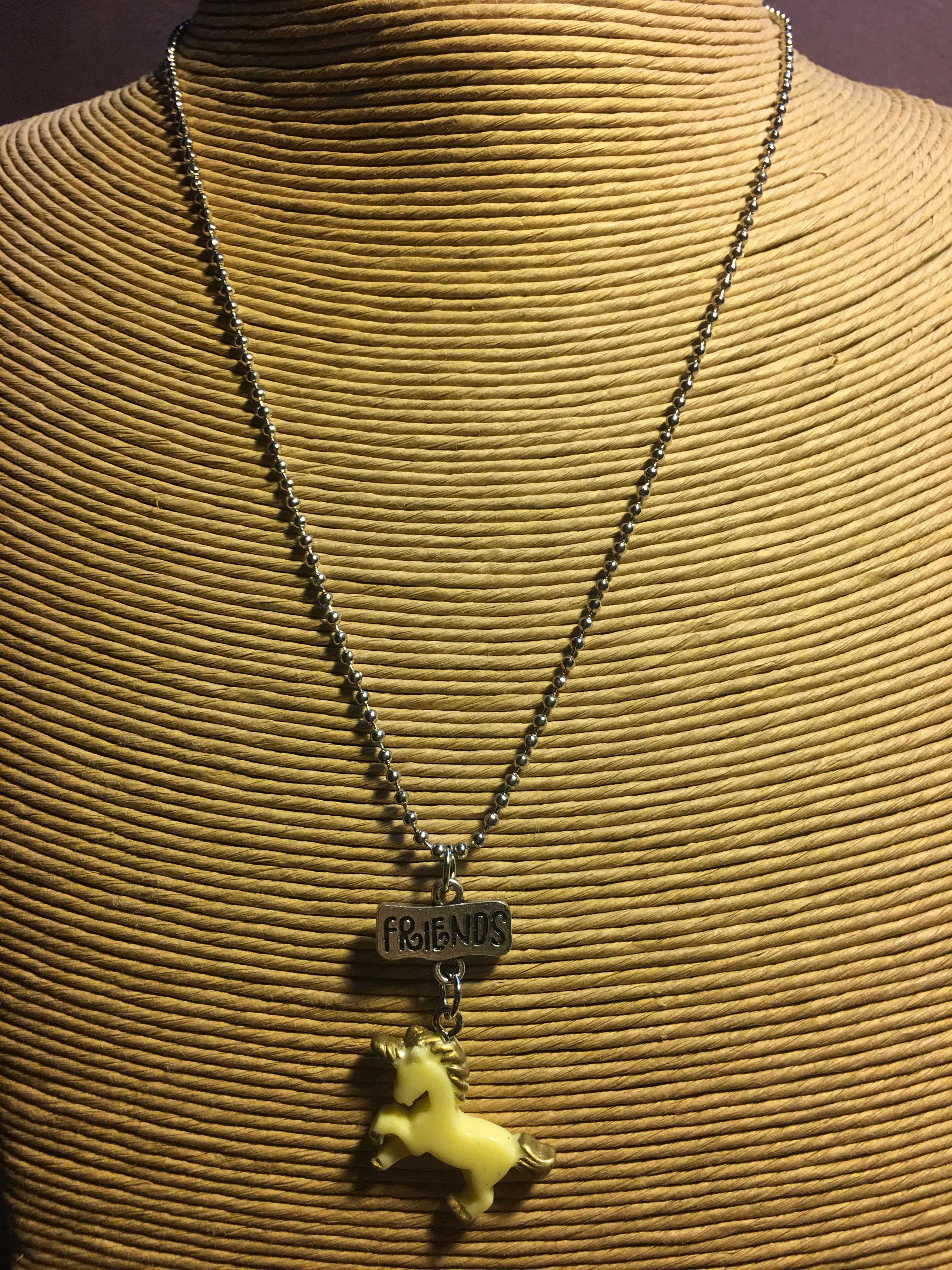 Collier Enfant Licorne Jaune " Friends"