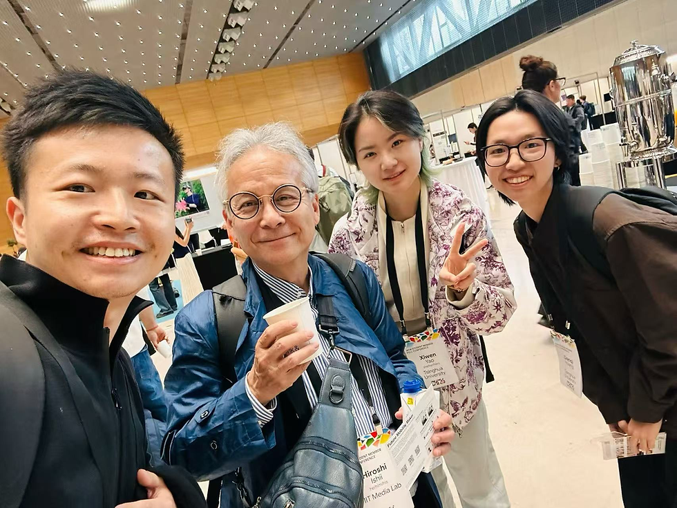 Members of Milab took a photo with Professor Hiroshi Ishii from MIT Media Lab at the venue.