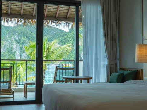 Accommodation in Tonsai Bay, a central area to stay in Phi Phi Don