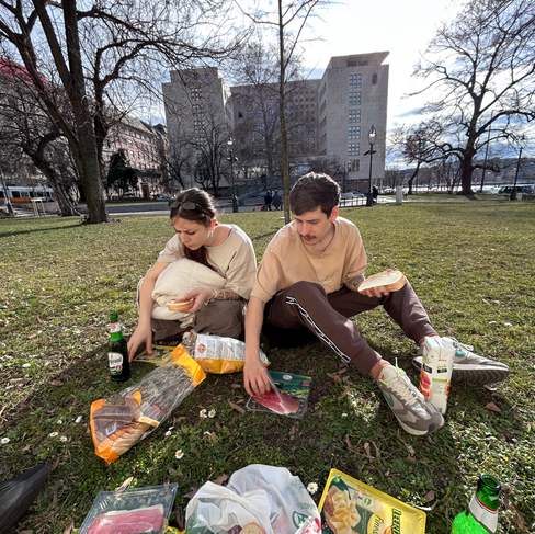 picnic at Jászai Mari tér in Budapest
