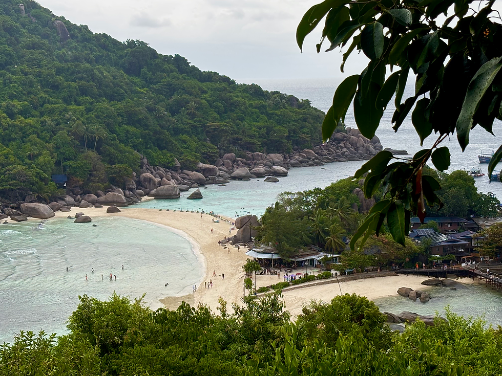 Koh Nang Yuan, the iconic white sand island off Koh Tao, ideal for snorkeling
