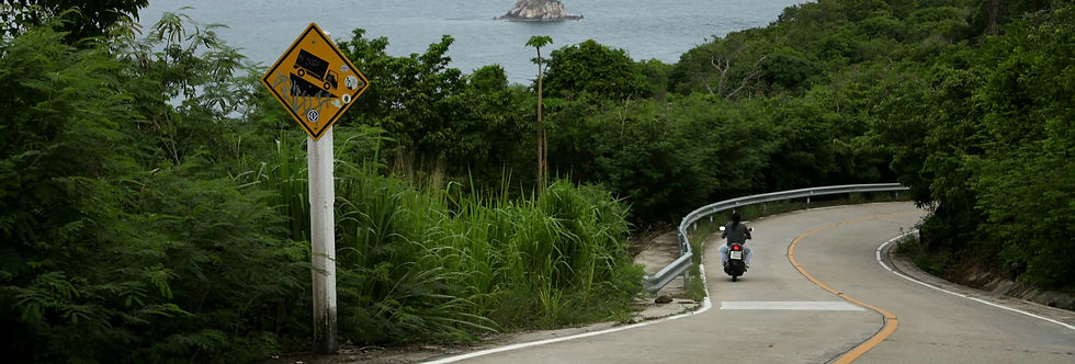 Motorbike exploring the routes of Koh Tao to reach beaches and viewpoints