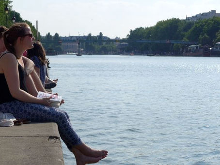 Canal de l’Ourcq e Bassin de la Villette: petanque, piquenique e até barco!