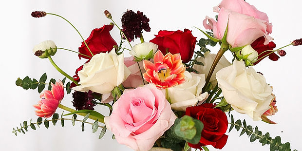 Amore Luxe Valentine's Day Arrangements_edited_edited.jpg