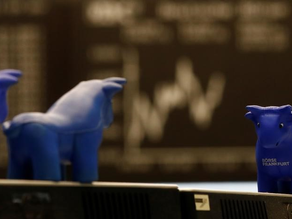 European stocks rise after UK economy grows; Burberry issues profit warning