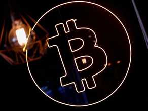 Bitcoin price steady above $70k