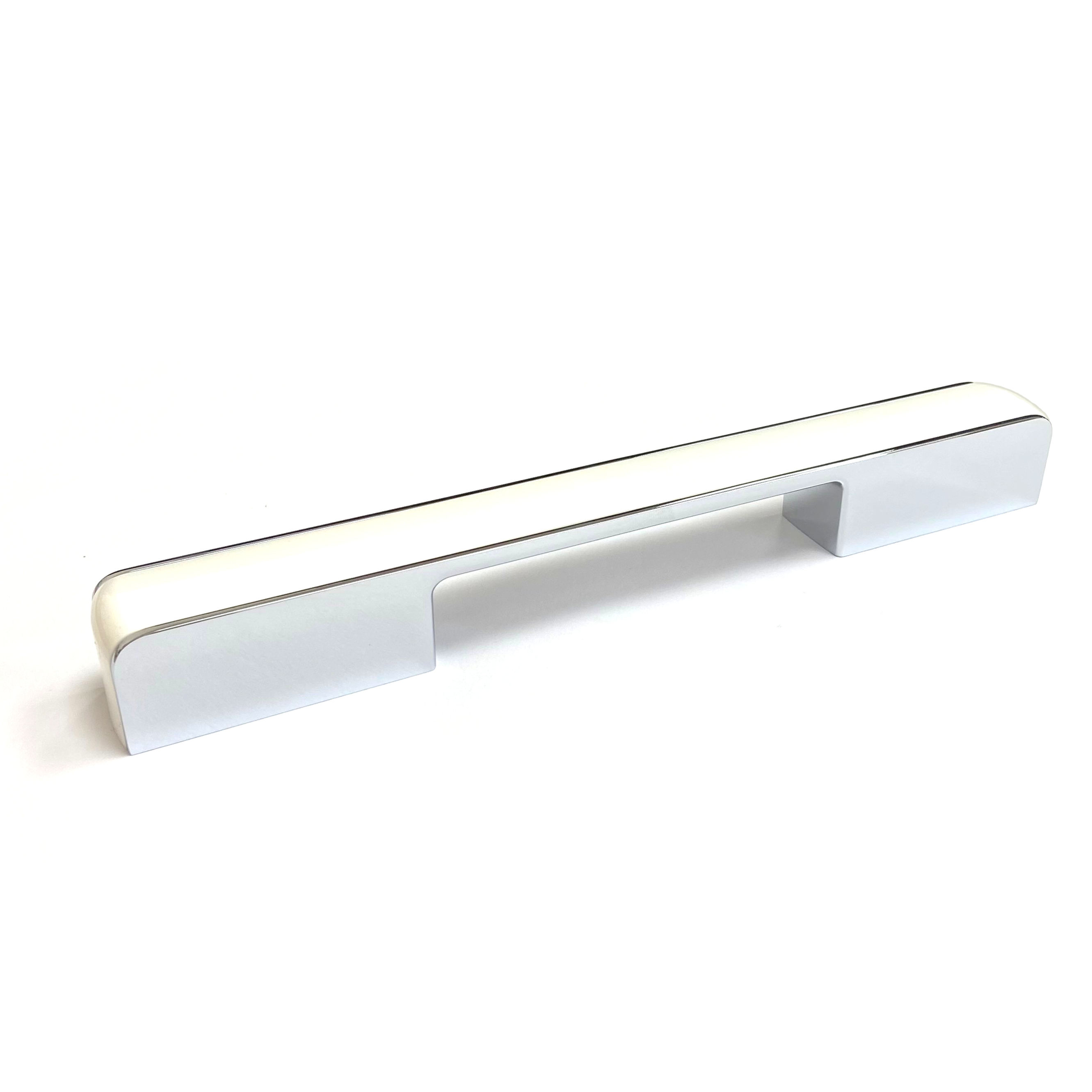 160mm/224mm White/Polished Chrome D Handle