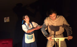 Alicia y el conejo. Escondite Teatro