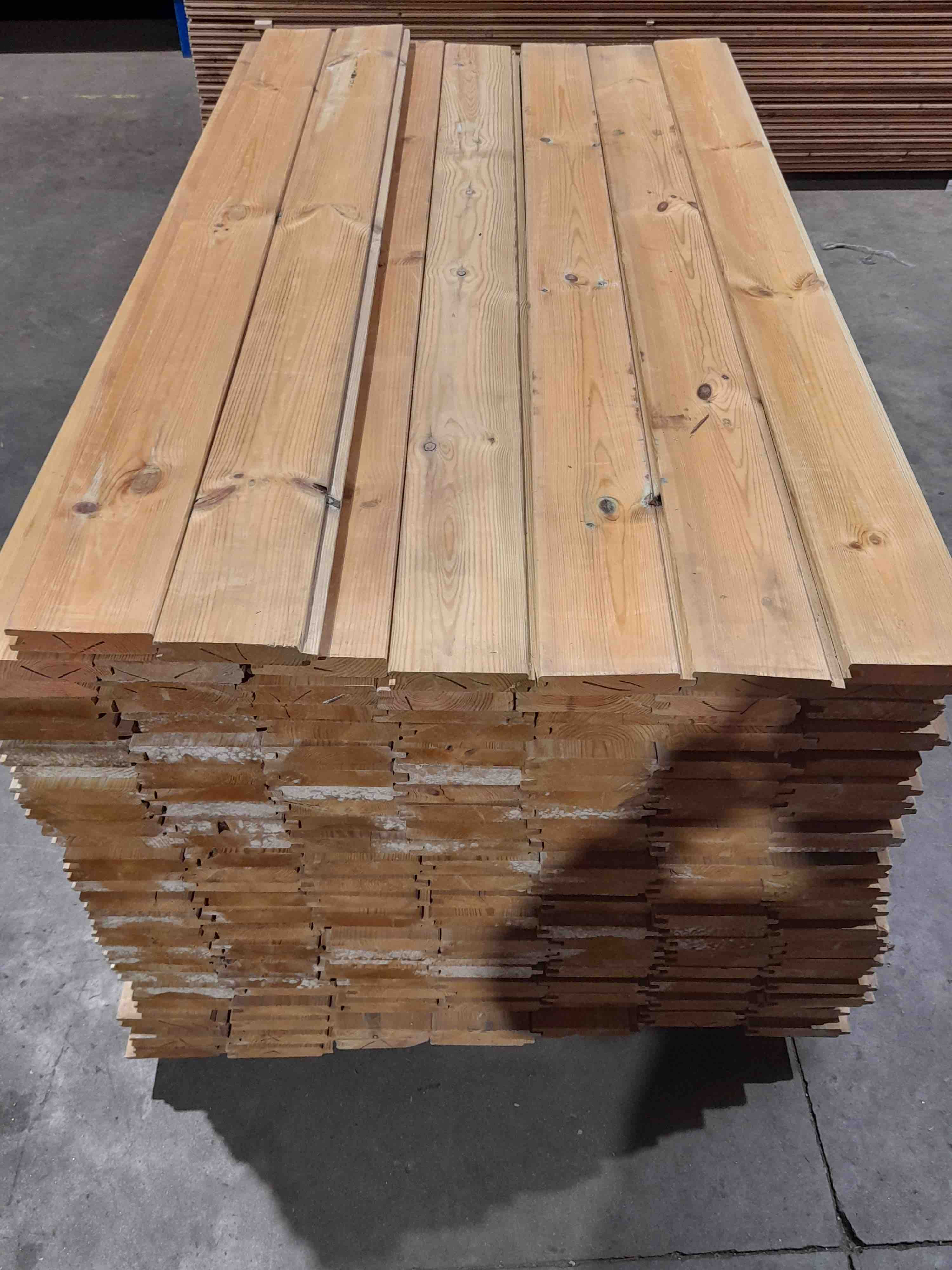 Drukgeïmpregneerde grenen planchet 2,8 x 12 cm, T&G mix lengtes van 170 x 175 cm
