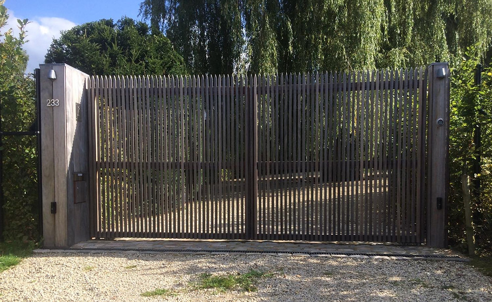 padoek poort met spijlen .jpg