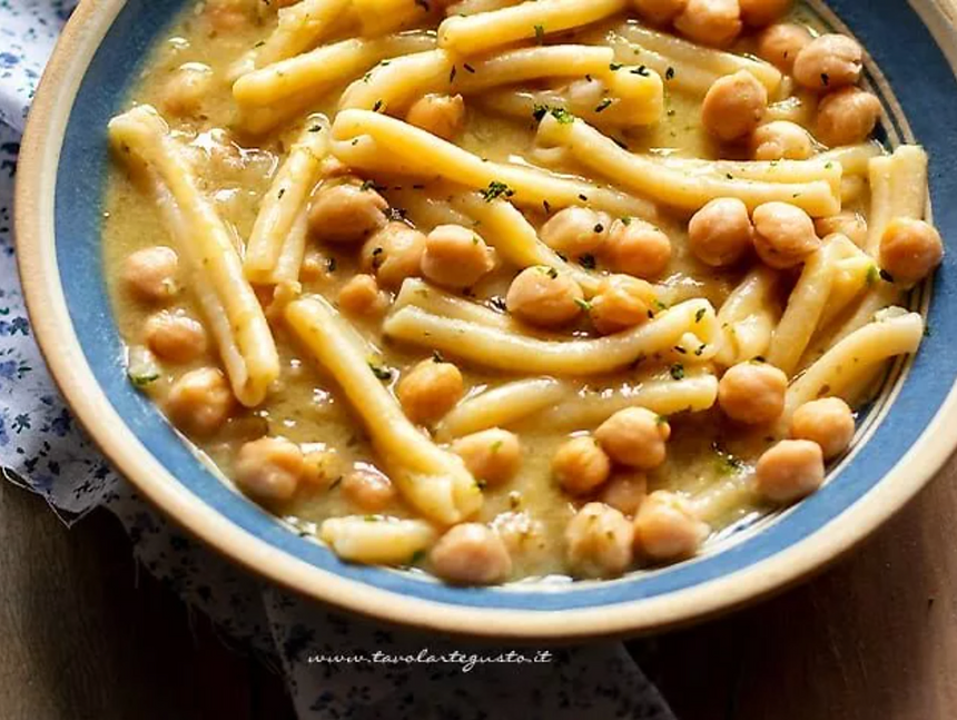 Pasta e ceci. Traditional Italian dishes that are vegan