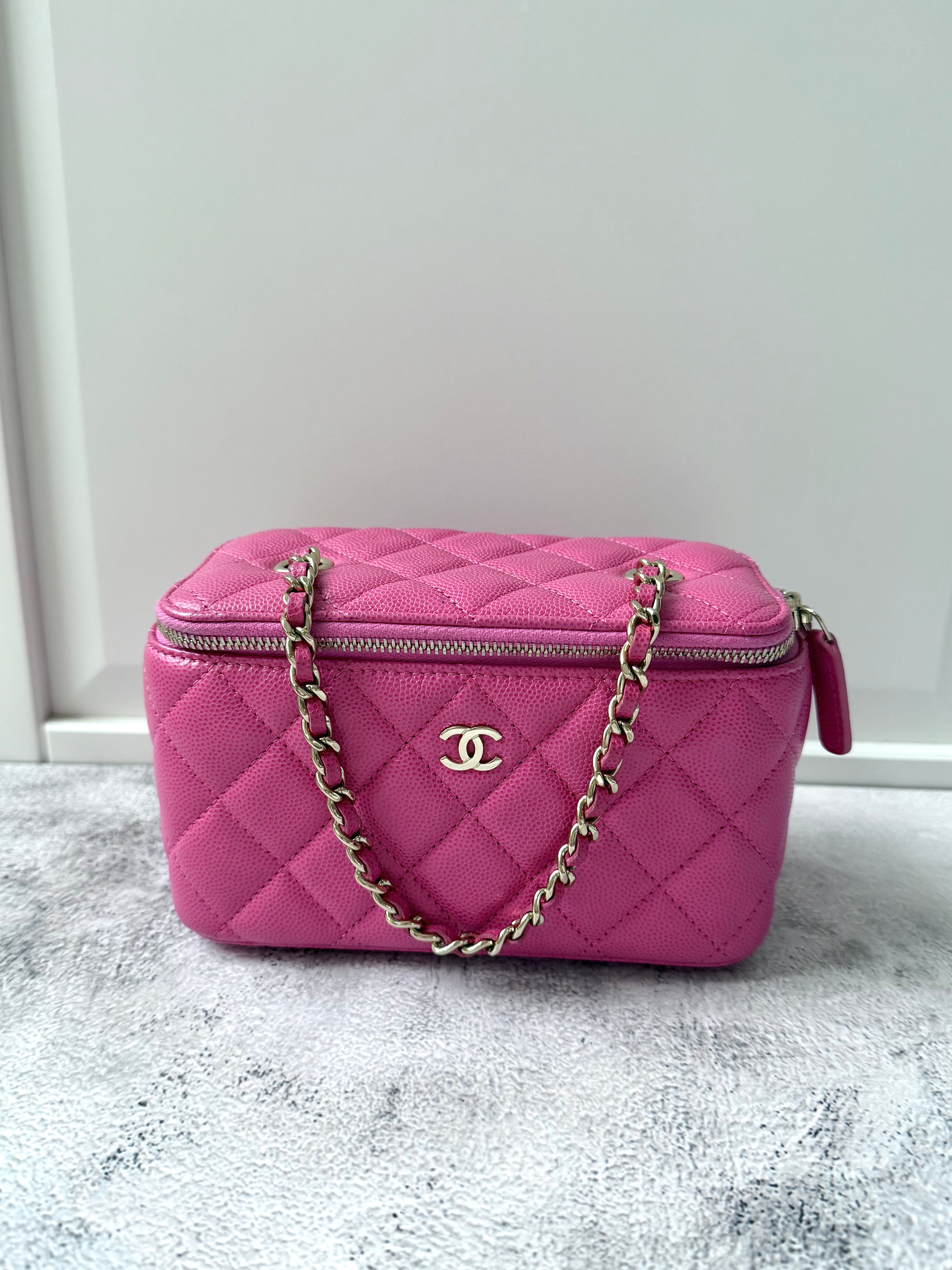 CHANEL 20S PINK CAVIAR SMALL VANITY CASE GHW