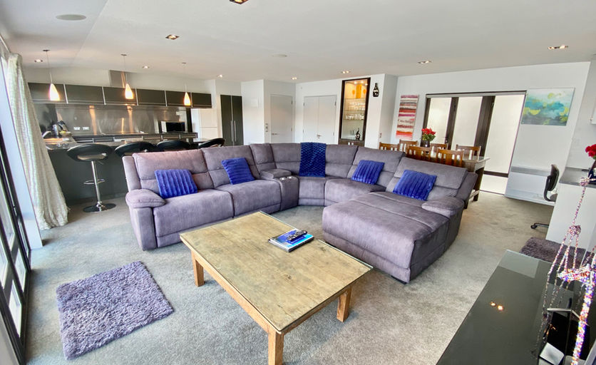 Lounge 1.jpeg