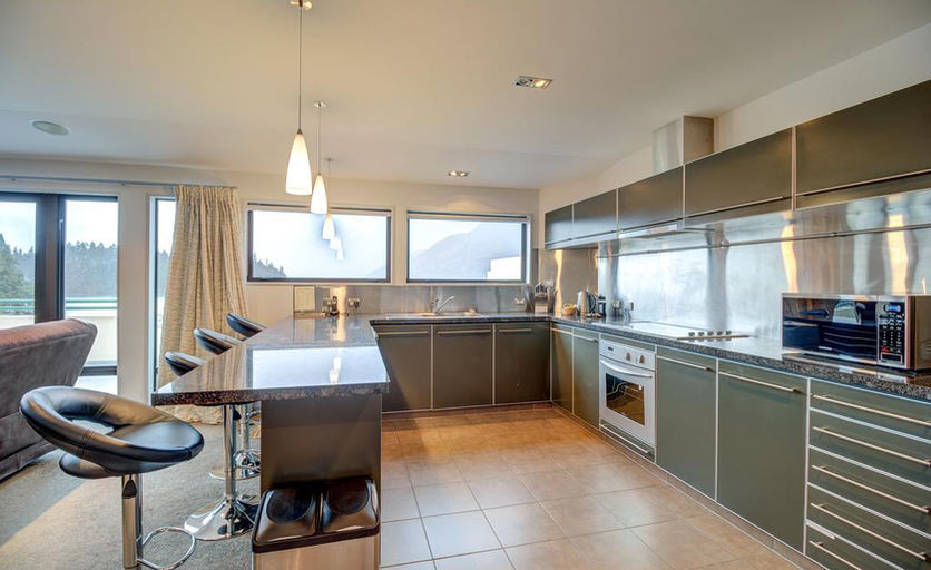 Kitchen & Bar.jpeg