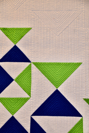 Best Use of Negative Space - MID-CENTURY MOD/MODERN QUILT COMPETITION
