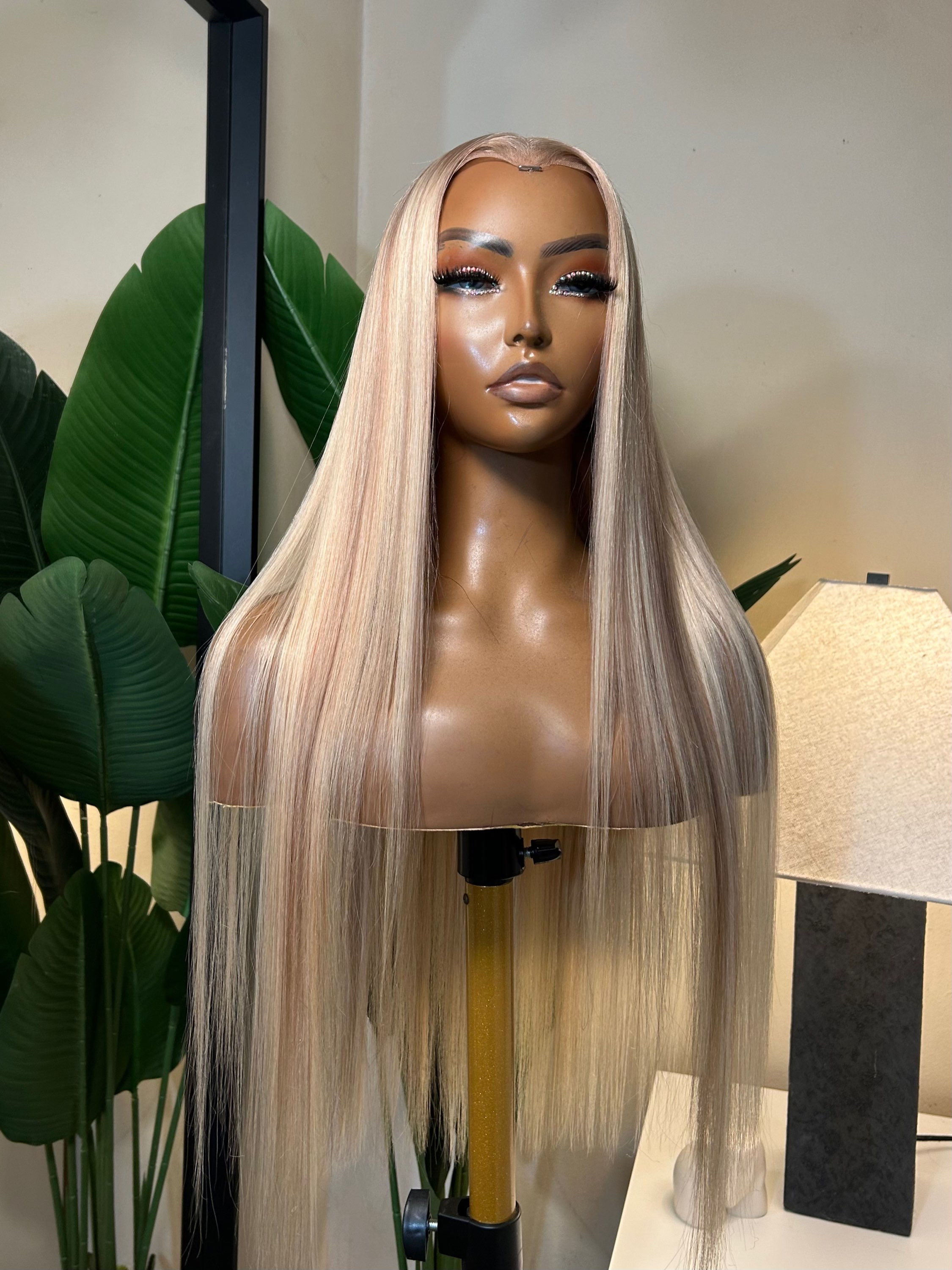 Used HD ash blonde highlighted wig 