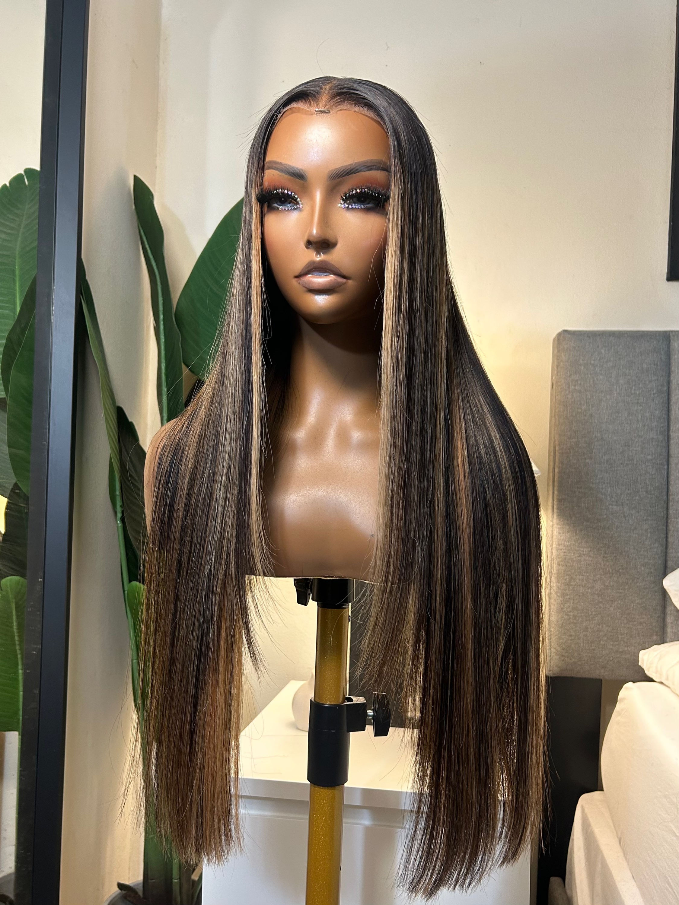 Used highlighted HD frontal wig 