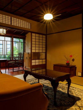 Providing quiet street views, Machi no Odoriba in Kanazawa provides accommodations and a garden. Each accommodation at the 3-star ryokan has garden views, and guests can enjoy access to a hot spring bath. The ryokan offers both free Wifi and free private parking.
