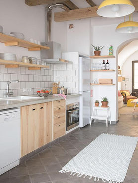 Featuring free WiFi and a terrace, HoMe Hotel Menorca offers accommodation in Ciutadella, 100 metres from Cathedral of Minorca.
All rooms come with a private bathroom with a bath or shower and shower, with free toiletries provided.
You will find a shared kitchen at the property.
Ciutadella Lighthouse is 1.5 km from HoMe Hotel Menorca, while Naveta des Tudons is 5 km from the property. The nearest airport is Menorca Airport, 36 km from the property.
Couples particularly like the location — they rated it 9.9 for a two-person trip.
