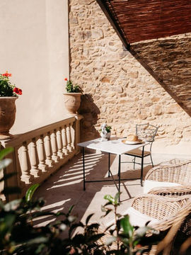 Located in Palafrugell, 14 miles from Medes Islands Marine Reserve, Hotel Casa Peya - Adults Only has accommodations with a seasonal outdoor swimming pool, private parking, a garden and a terrace. Among the facilities at this property are free shuttle service and room service, along with free WiFi throughout the property. Some rooms at the property feature a balcony with a city view.
