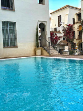 Well set in the center of Córdoba, Las Casas de la Judería de Córdoba provides air-conditioned rooms, an outdoor swimming pool, free WiFi and a fitness center. With a garden, the property also features a terrace, as well as a bar. Private parking can be arranged at an extra charge.

At the hotel, every room includes a desk. Featuring a private bathroom with a shower and free toiletries, some units at Las Casas de la Judería de Córdoba also provide guests with a city view. All guest rooms at the accommodation are equipped with a flat-screen TV with satellite channels and a safety deposit box.

Las Casas de la Judería de Córdoba offers 4-star accommodations with a hot tub. The area is popular for cycling, and car rental is available at the hotel.