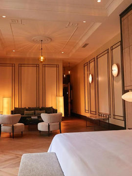 Located in Madrid, a 9-minute walk from Plaza Mayor, CoolRooms Palacio de Atocha has accommodations with a garden, private parking, a terrace and a restaurant. This 4-star hotel offers an ATM and a concierge service. The property provides a 24-hour front desk, airport transportation, room service and free WiFi.