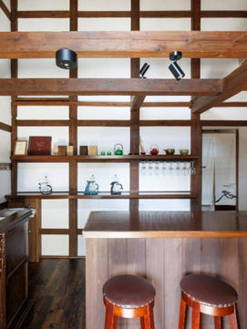 Providing quiet street views, Machi no Odoriba in Kanazawa provides accommodations and a garden. Each accommodation at the 3-star ryokan has garden views, and guests can enjoy access to a hot spring bath. The ryokan offers both free Wifi and free private parking.