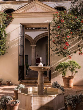 Well set in the center of Córdoba, Las Casas de la Judería de Córdoba provides air-conditioned rooms, an outdoor swimming pool, free WiFi and a fitness center. With a garden, the property also features a terrace, as well as a bar. Private parking can be arranged at an extra charge.

At the hotel, every room includes a desk. Featuring a private bathroom with a shower and free toiletries, some units at Las Casas de la Judería de Córdoba also provide guests with a city view. All guest rooms at the accommodation are equipped with a flat-screen TV with satellite channels and a safety deposit box.

Las Casas de la Judería de Córdoba offers 4-star accommodations with a hot tub. The area is popular for cycling, and car rental is available at the hotel.