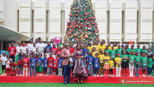 Gabon : le Couple présidentiel célèbre Noël sous le signe de la solidarité et de l’enfance