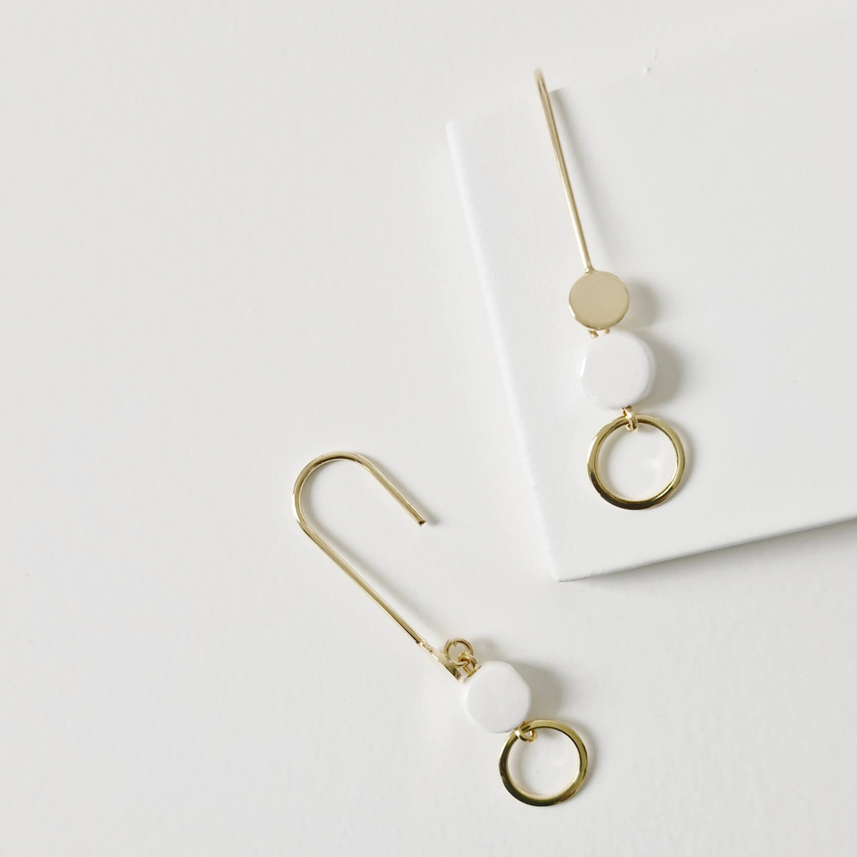 Brinco Gancho Jour Branco