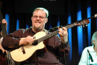 One of the worlds great guitarist is coming to Formby