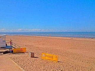 Blue skies with tempurtures as high as 23°C in Formby