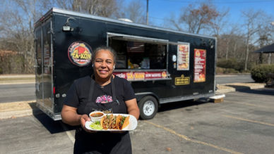 La Seño Takon: La Inspiradora Historia de una Mujer Mexicana y su Food Truck en Meriden