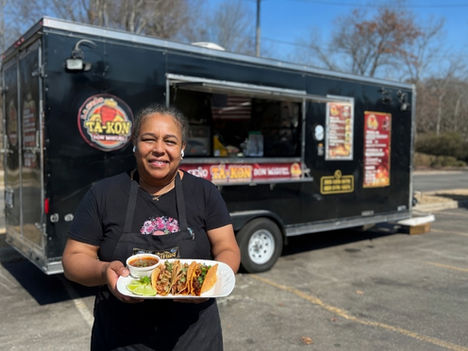 La Seño Takon: La Inspiradora Historia de una Mujer Mexicana y su Food Truck en Meriden
