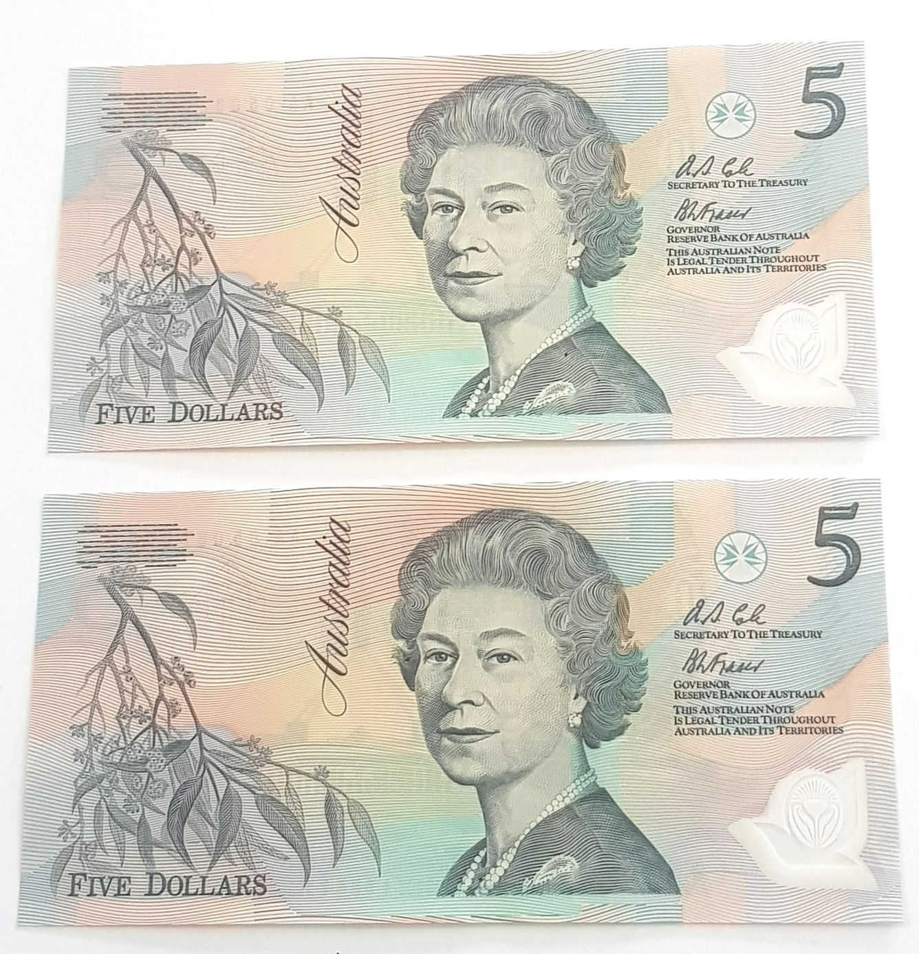$5 Pair :1992 AA Prefix First Year Polymer Australian Bank Note - Uncirculated
