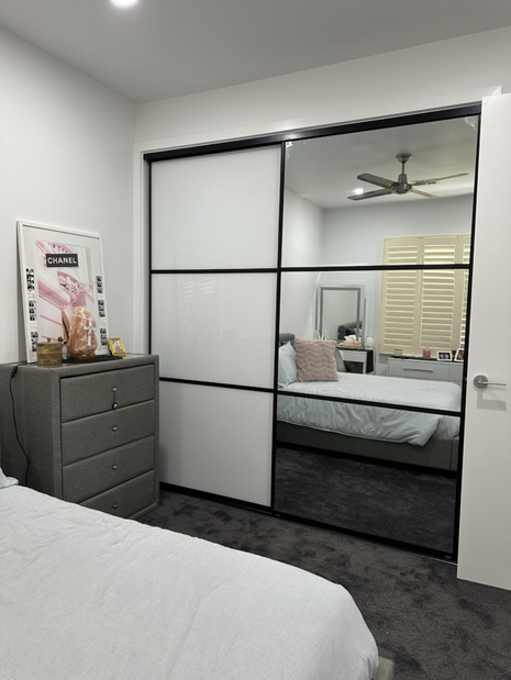mirror sliding door Built-in Wardrobes Melbourne