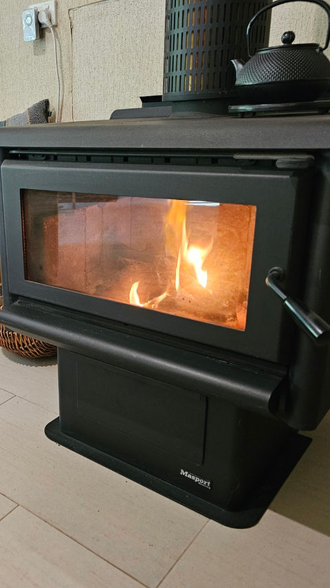 open fire at Riders Rest yarra valley accommodation