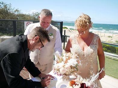 marriage Celebrant Port Stephens, Newcastle & Hunter Valley - beach wedding