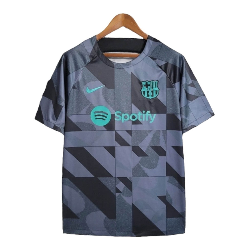 Camisa Treino Barcelona 23/24 - Torcedor Nike Masculina - Cinza com detalhes em 