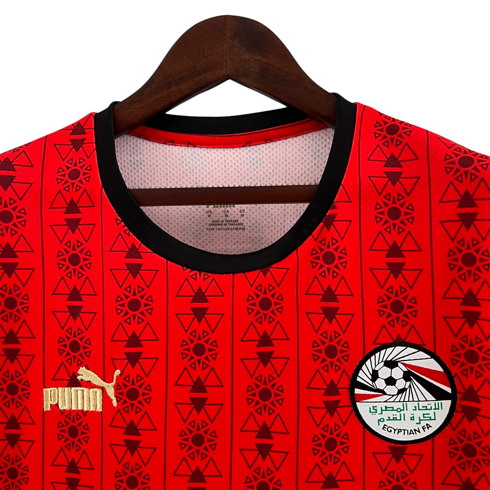Miniatura: Camisa Seleção Egito I 23/24 - Torcedor Puma Masculina - Vermelha com detalhes e