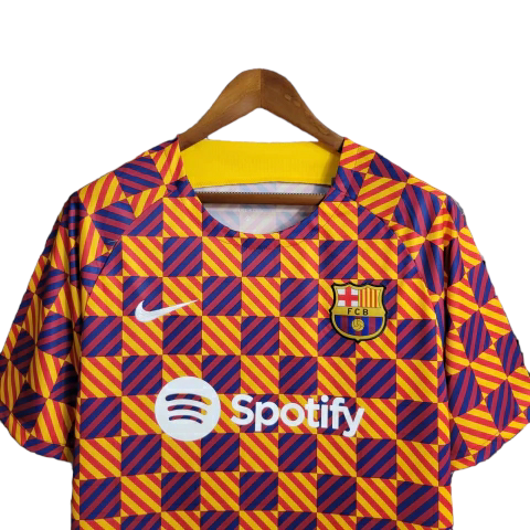 Miniatura: Camisa Barcelona Treino 23/24 - Torcedor Nike Masculina - Laranja