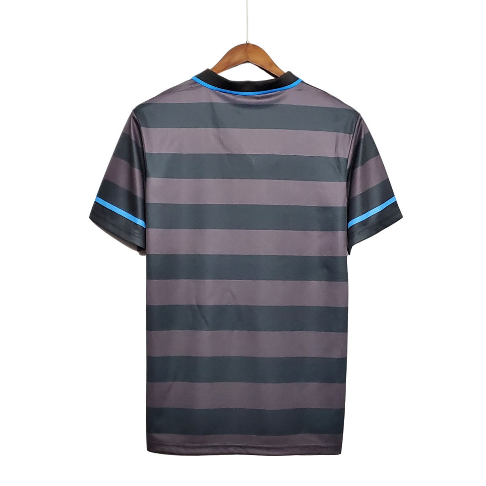 Miniatura: Camisa Retrô Inter de Milão II 1997/1998 - Masculina Umbro - Preta e cinza